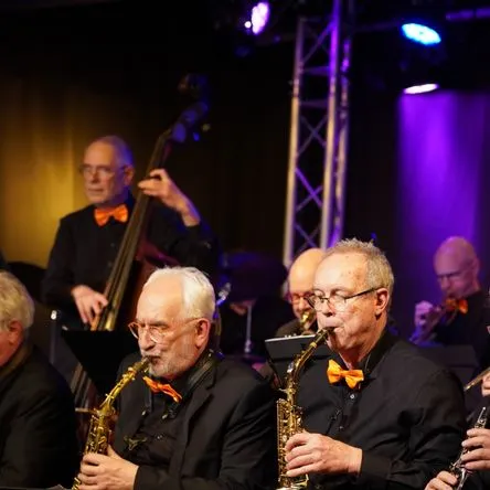 Titelbild zur Veranstaltung Die Six8tyOne Big Band bittet zum Tanz