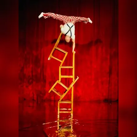 Titelbild zur Veranstaltung Teens-Handstand-Dezember