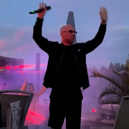 Titelbild zur Veranstaltung Sidney King in the house