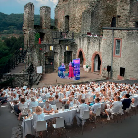 Titelbild zur Veranstaltung Dîner en Blanc Burg Eppstein