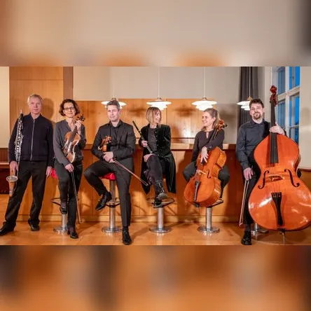 Titelbild zur Veranstaltung CRIPPLED SYMMETRIES