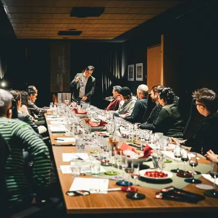 Titelbild zur Veranstaltung Gin-Tasting inkl. Gin-Compounding
