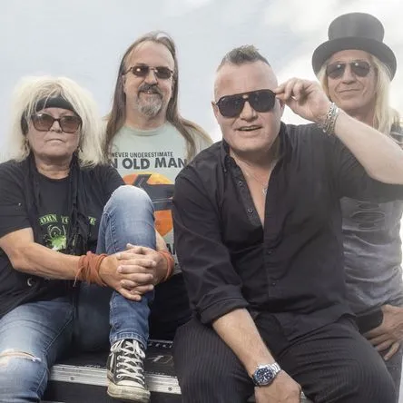Titelbild zur Veranstaltung Micha Winklers OstRock meets Crazy Birds