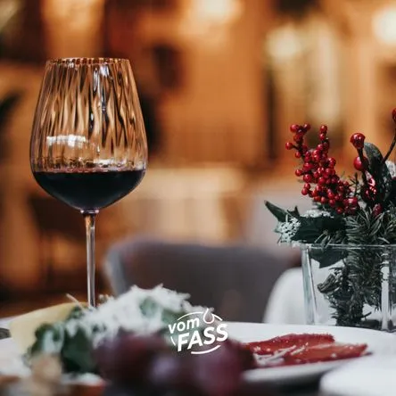 Titelbild zur Veranstaltung Weintasting „Festtagsweine & Menü